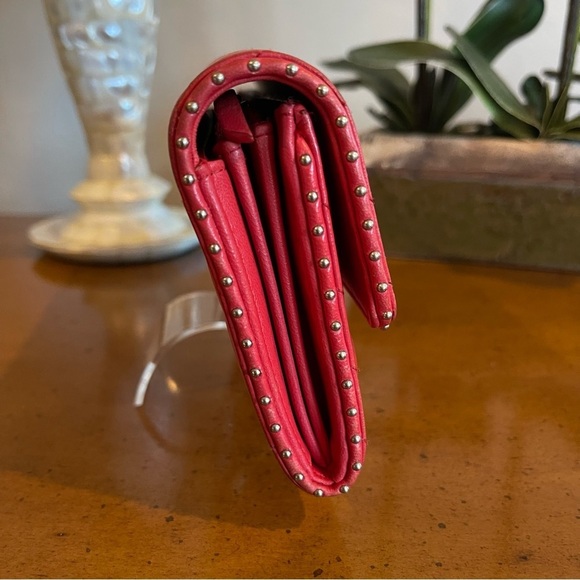 CHANEL V Stitch Chevron Studded Detail CC Logo Lambskin Long Trifold Wallet - Picture 5 of 17